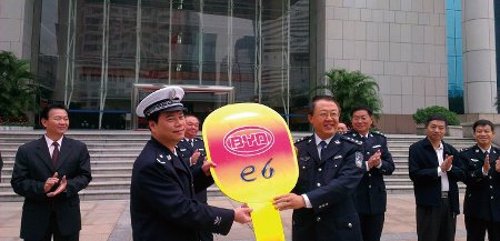 BYD e6 Polizei Shenzhen China