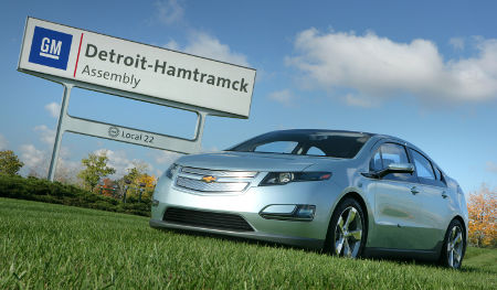 Chevrolet Volt vor dem GM-Werk Detroit/Hamtramck