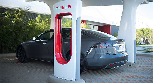 Tesla Model S Supercharger