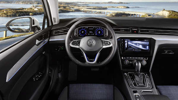 VW Passat 2019 Digital Cockpit